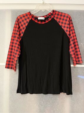 Nuggles 3/4 length sleeves with Red and Black Buffalo Plaid Sleeves